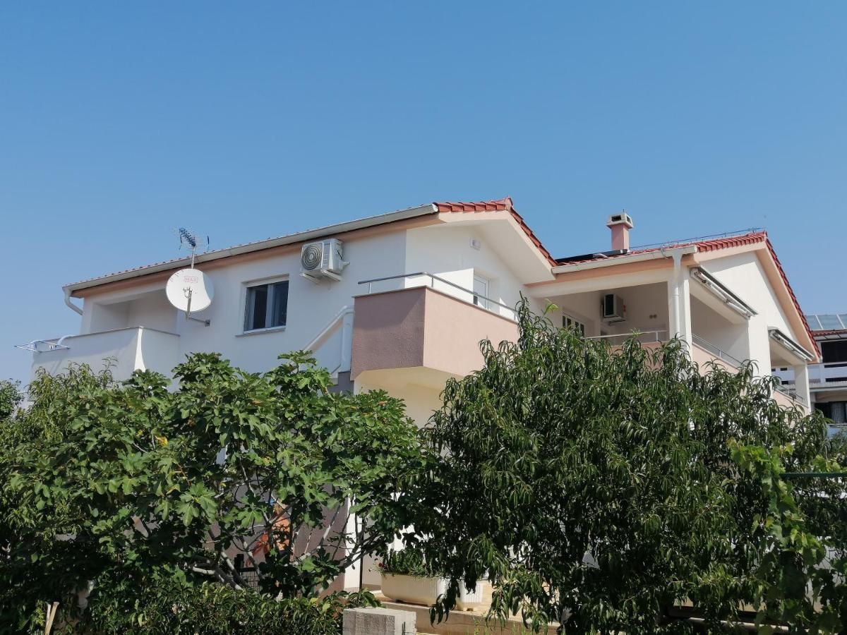 Apartments Ruzmarin Vrsi Exterior foto
